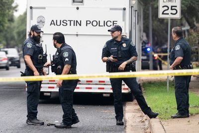 3 Austin officers are cleared in a fatal shooting during a standoff where an officer was killed