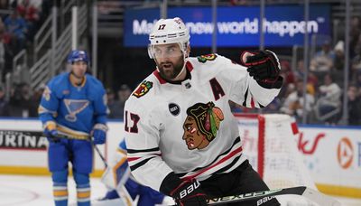 Blackhawks sign Nick Foligno to 2-year contract extension