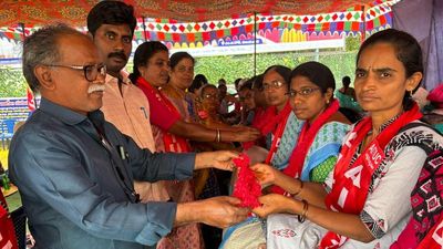Anganwadi workers in Andhra Pradesh to continue strike as talks with government fail again