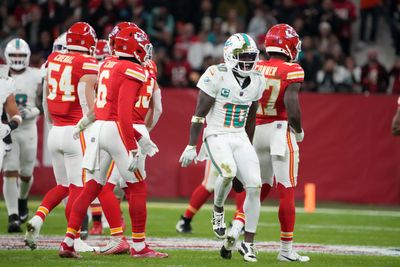 Previewing the Dolphins wild-card meeting with the Chiefs