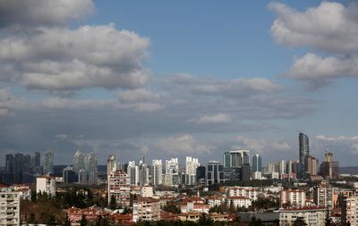 Moody's Upgrades Turkey's Outlook to Positive Amid Economic Policy Change