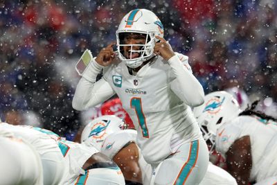 Two-time Super Bowl champion offers Dolphins Tua Tagovailoa advice for cold weather games