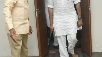 Naidu, Pawan discuss joint manifesto, seat-sharing details at dinner meet