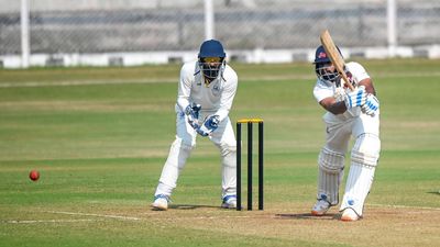 Ranji Trophy | Lower-order rallies to give Mumbai the ascendancy
