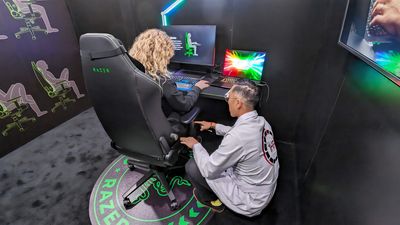 You're sitting in your computer chair wrong and it could be causing aches and pains — Thank you Razer and 1HP for showing me the error of my ways