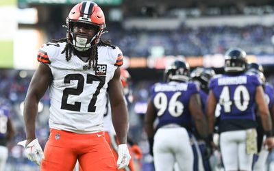 Browns get on the board vs. Texans as Kareem Hunt rams his way into endzone