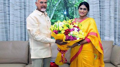 Y.S. Sharmila invites TDP chief Chandrababu Naidu to her son’s wedding