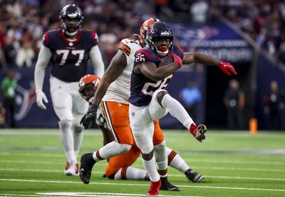 Texans RB Devin Singletary scores 19-yard rushing TD to build lead vs. Browns