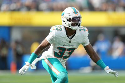 Dolphins CB Eli Apple leaves vs. Chiefs with injury