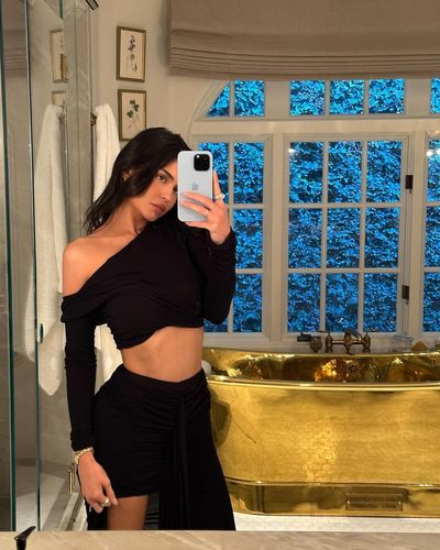 Kylie Jenner's Stylish Day: Glamorous Moments Shared With Followers