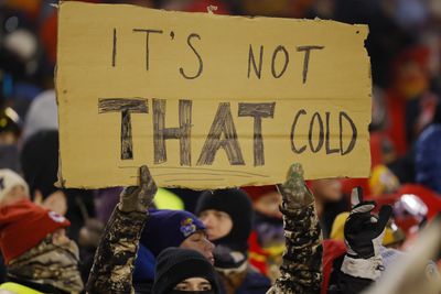 3 miserably frozen beers at Dolphins-Chiefs showed just how cold it really was