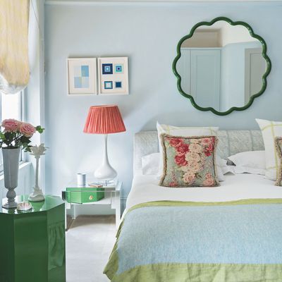 The colours that experts recommend filling your bedroom with for a happiness boost every morning