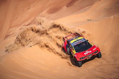 Dakar 2024, Stage 7: Loeb eats into Sainz's lead, drama for Ekstrom