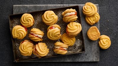 Rhubarb and custard creams