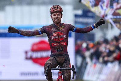 Eli Iserbyt wins Belgian men's cyclocross title
