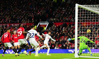 Tottenham fight back twice to earn point at Manchester United