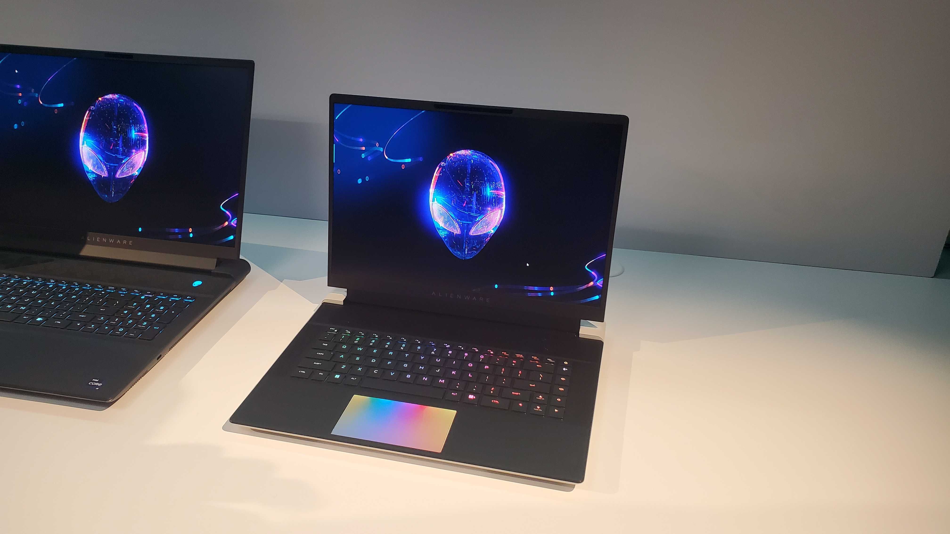 Alienware x16 R2: unchanged on the outside, overhauled…