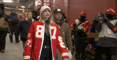 Taylor Swift Found Perfect Way to Handle Awkward Moment With Dolphins Staffers After Chiefs’ Win