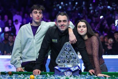 Ruthless Ronnie O’Sullivan beats Ali Carter to land record eighth Masters title