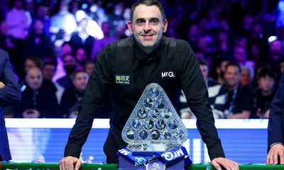 Ronnie O’Sullivan fights back to beat Ali Carter and win eighth Masters title