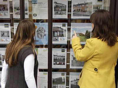 House sellers hike asking prices by £4,500 in a month