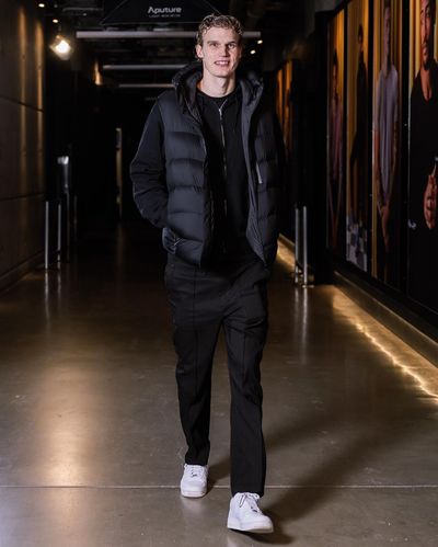 Lauri Markkanen's Stylish Black Outfit Turns Heads on Instagram