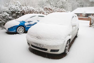 Motorists warned to watch out for thieves targeting vehicles left to defrost