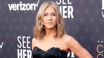Jennifer Aniston shows off new choppy tousled bob in figure-hugging feather outfit for Critics Choice Awards