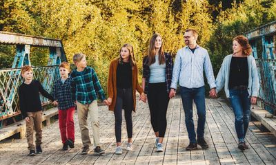Teenagers with more siblings have worse mental health, study suggests