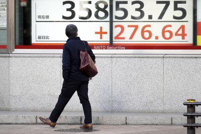 European and Asian Markets Mixed as U.S. Closed for Holiday