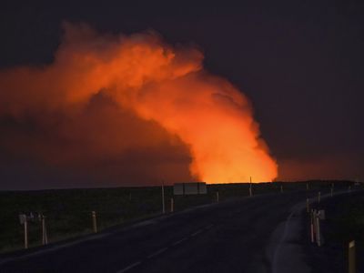 An Icelandic town is evacuated after a volcanic eruption sends lava into nearby homes