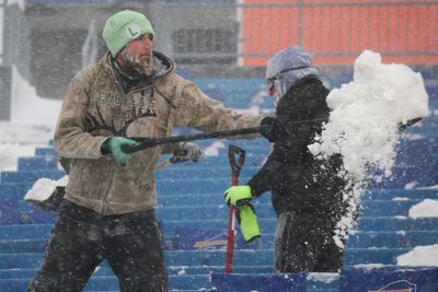 Sun is out and crews are busy digging out snow-covered stadium for Bills' playoff game vs. Steelers
