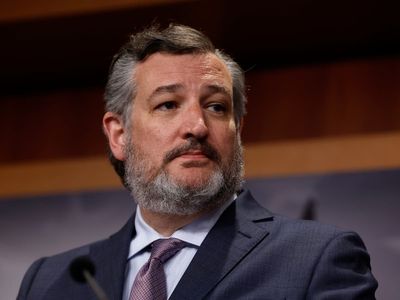 Ted Cruz slammed for joking that Texans should ‘join me in Cancun’ as state braces for deep freeze