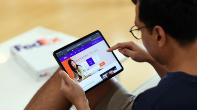 FedEx is building its own all-in-one end to end ecommerce platform - but will it be enough to end user complaints at last?