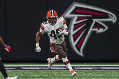 Browns sign 9 to reserve/futures contracts, while 1 is weighing options