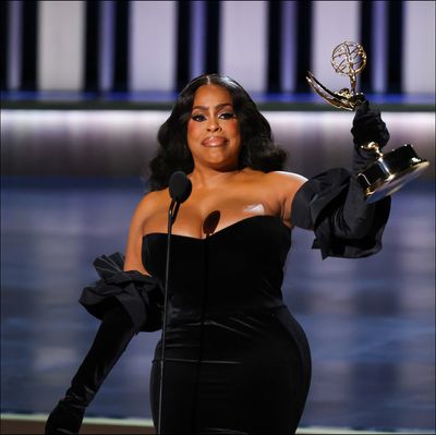 We Dare You Not to Cry While Listening to Niecy Nash-Betts' Emotional Emmy Awards Acceptance Speech