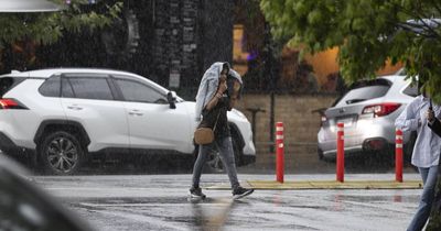 Heavy rain heading to Canberra, possible flash floods