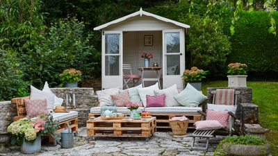 Sustainable pallet ideas for backyards – and get creative on a budget