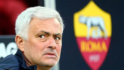 AS Roma sack manager Jose Mourinho following poor run