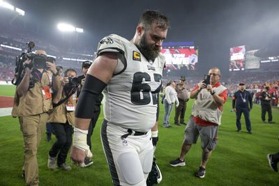 Jason Kelce is reportedly retiring and Eagles fans emotionally paid tribute to the incredible center