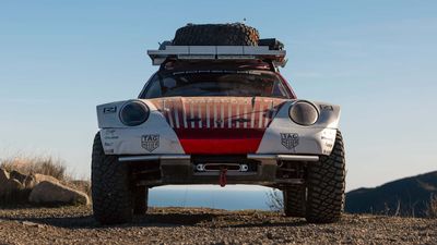 Porsche's Record-Breaking 911 Rock Crawler Is Proof Carmakers Can Still Do Cool Things