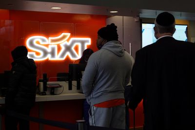 Stellantis Partners with SIXT: 250,000 Vehicle Delivery Agreement