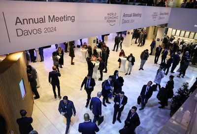JPMorgan CEO Dimon Meets China's Li, Ukraine's Zelenskiy at Davos