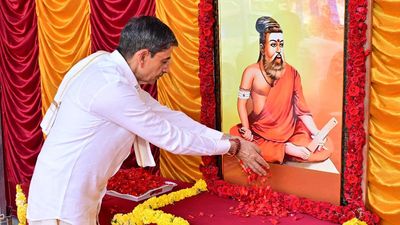 On Thiruvalluvar Day, Governor revives ‘saffron’ row