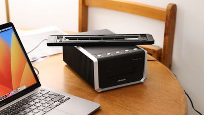 Plustek OpticFilm 135i film scanner review: hardware heaven, software hell