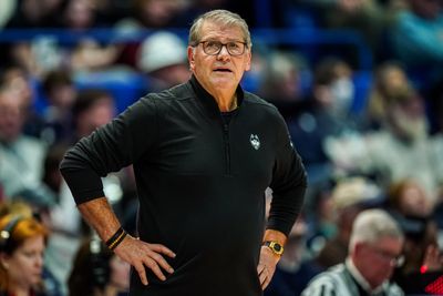 Geno Auriemma takes not-so-subtle shot at NIL era athletes in pointed rant about recruiting challenges