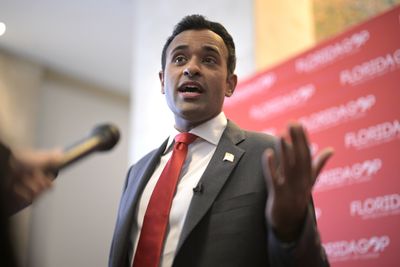 Vivek Ramaswamy suspends campaign, endorses Donald Trump after finishing fourth