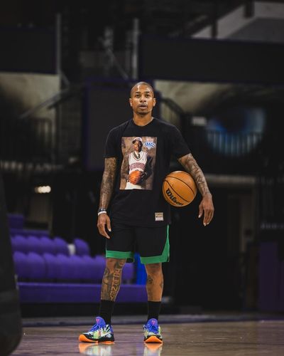 Isaiah Thomas: Exhibiting Basketball Brilliance with Rhythm on Court