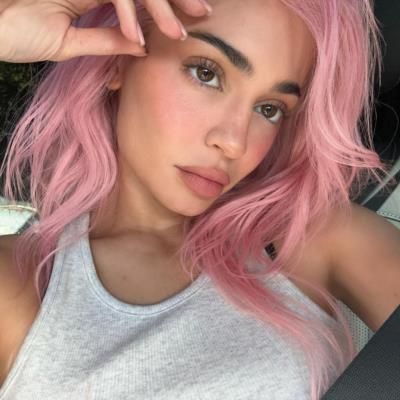 Kylie Jenner's Pink Hairstyle: A Bold and Playful Statement