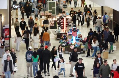 US Retail Sales Beat Expectations In December To Wrap Solid Year